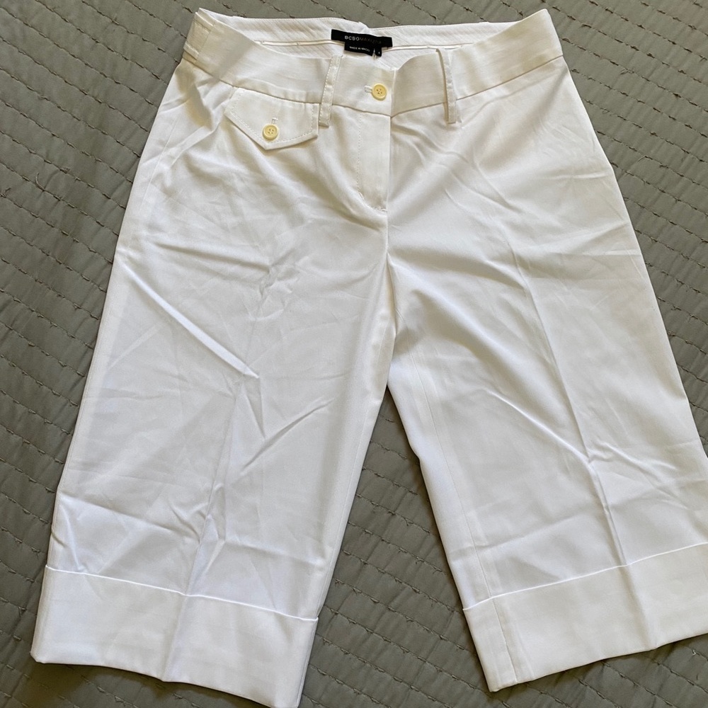 White straight leg cropped